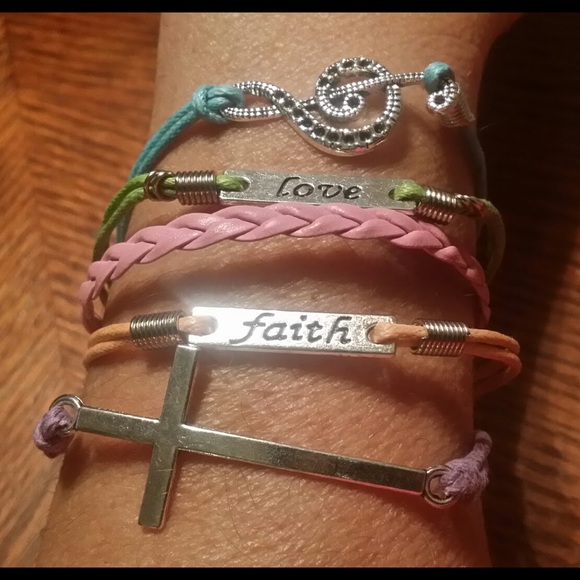 New Love/Faith Muliti Layer Charm Bracelet - Picture 1 of 3